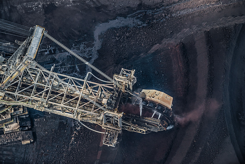Illustration for article titled Aerial Photos of Coal Mining Pits Are Sublime and Terrifying